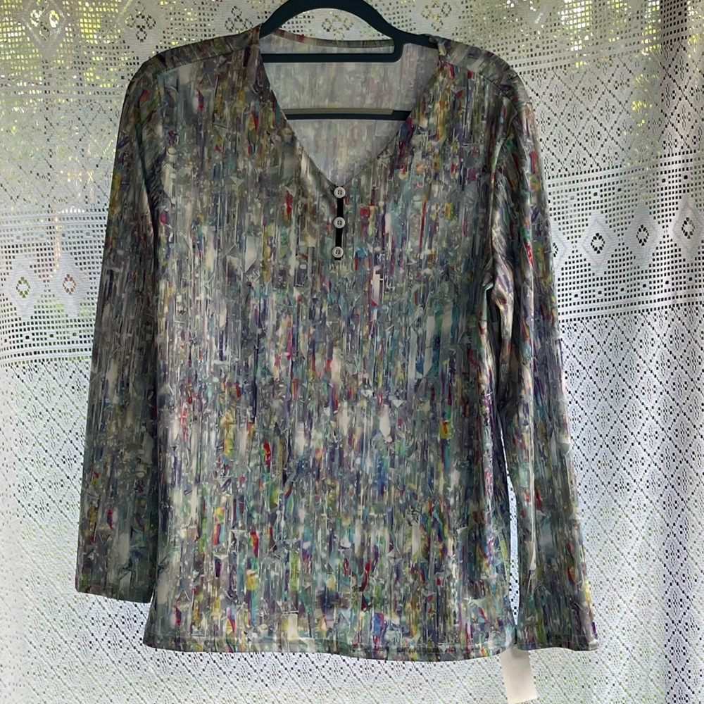 Women’s Large colorful Top